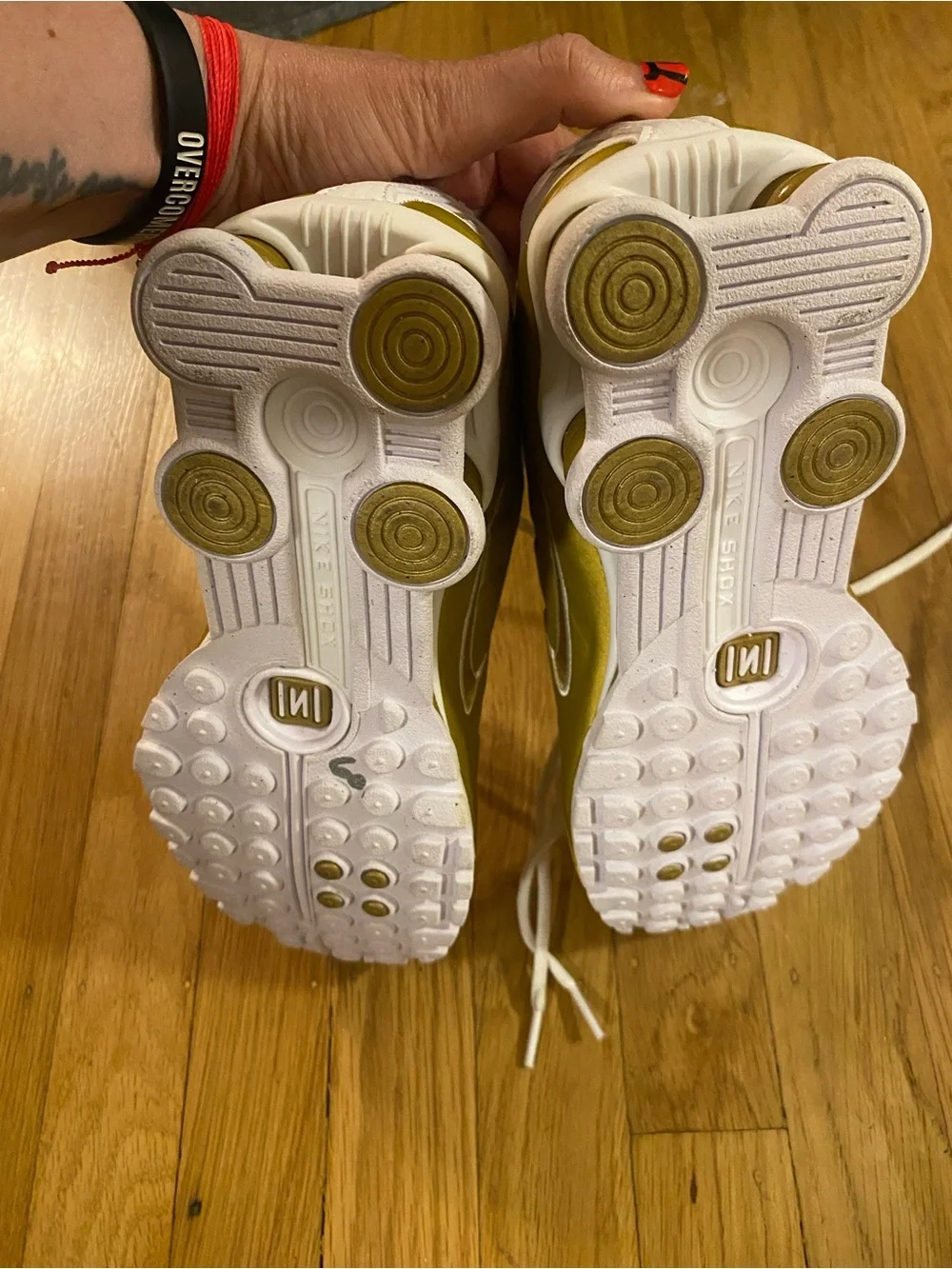 NEW Nike Shox R4 White Gold Womens New Casual Classic